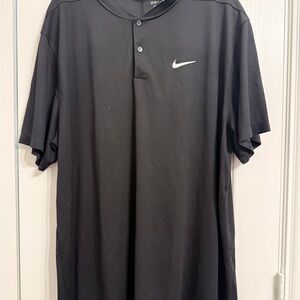Nike Men's Black Short Sleeve Tee